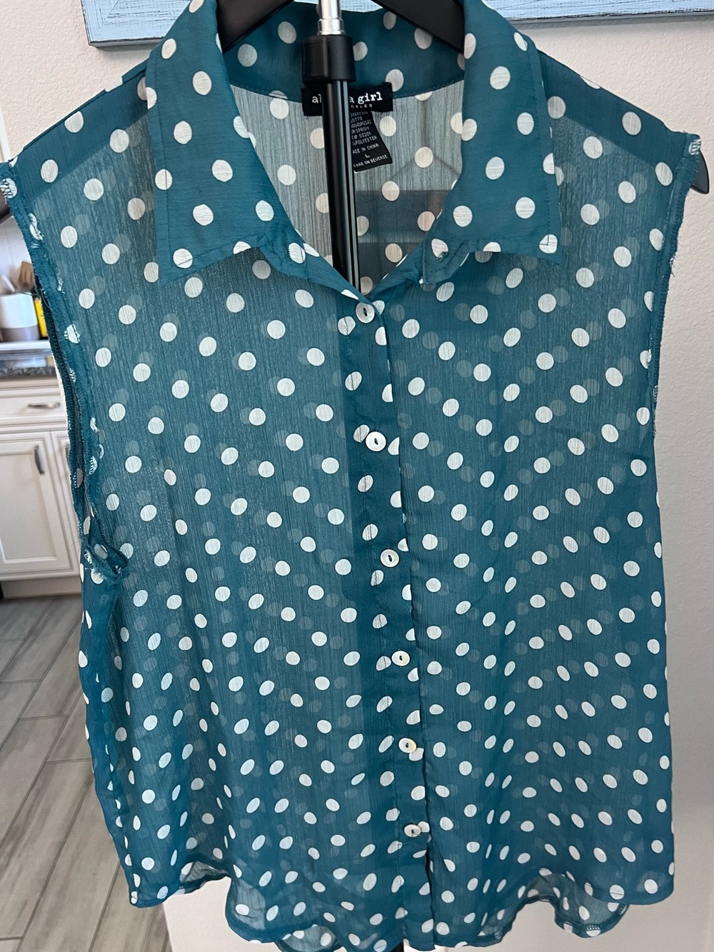 About A Girl Teal Polka Dot Sleeveless Button-Front Blouse